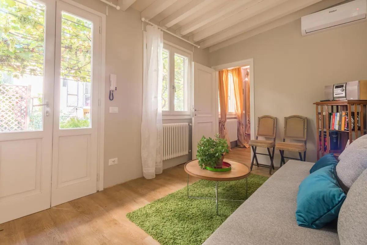 Boutique Apartment With Private Rooms And Garden Oasis Флоренция Екстериор снимка
